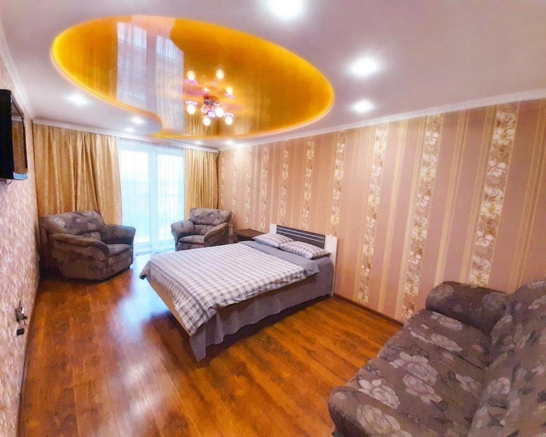 Apartpoltava Двокімнатні Апартаменти, До 6 Спальних Місць, Кутова Ванна, Корпусний Парк, Документи Для Відрядження المظهر الخارجي الصورة