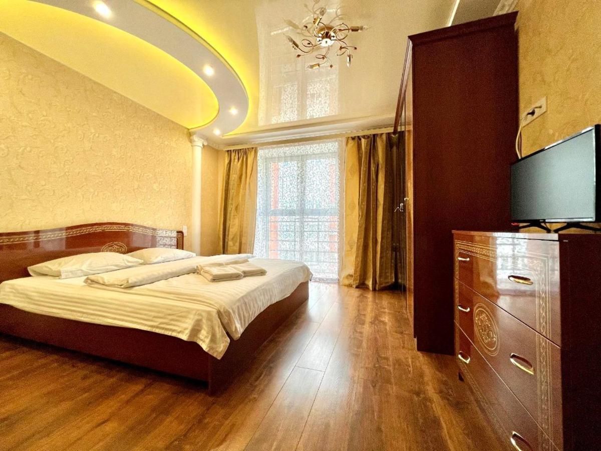 Apartpoltava Двокімнатні Апартаменти, До 6 Спальних Місць, Кутова Ванна, Корпусний Парк, Документи Для Відрядження المظهر الخارجي الصورة